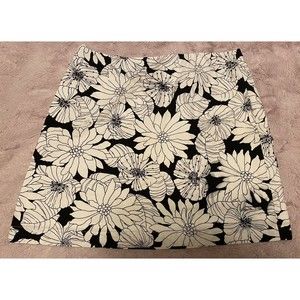 GAP stretch skirt size 6 floral Print black & White